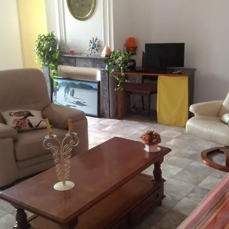 Apartment 60m2 Dans Quartier Historique