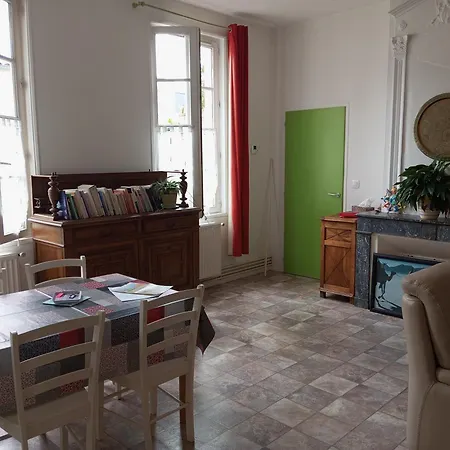 60m2 Dans Quartier Historique * Rochefort (Charente-Maritime)